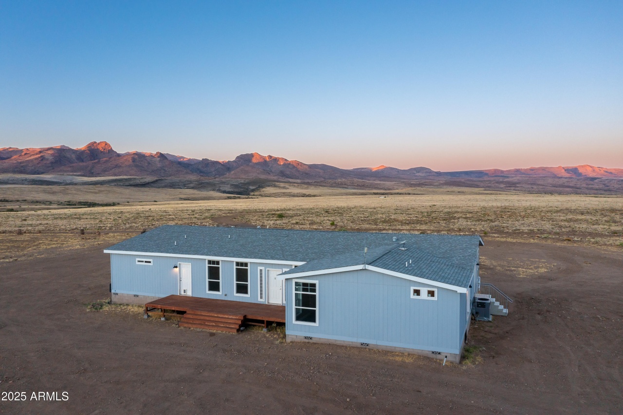 19965 E Stargazer Dr, Wikieup, AZ 85360