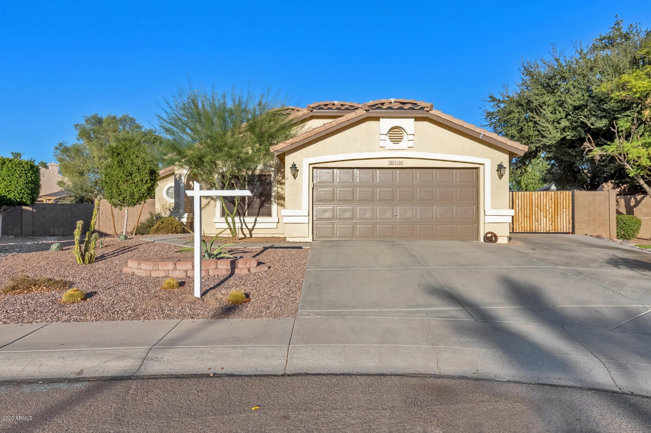 8748 W LONE CACTUS Dr, Peoria, AZ 85382 | MLS# 6165105 ...