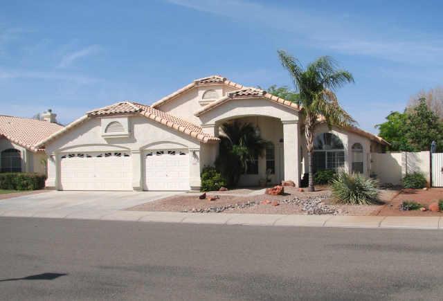 洋書 Hometown Almamac&Directory 7848 W Tonto Dr, Glendale, AZ 85308 | Redfin