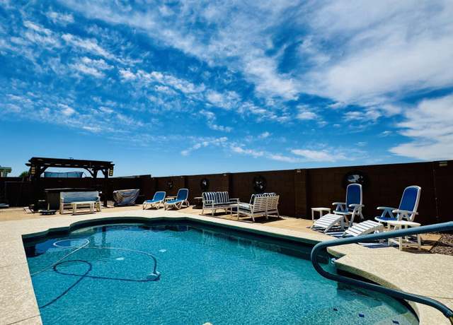 Property at 17840 N Smith Dr, Maricopa, AZ 85139, 4 beds, 2 baths