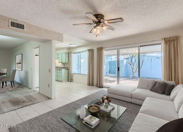 Property at 10621 W Highwood Ln, Sun City, AZ 85373, 2 beds, 2 baths