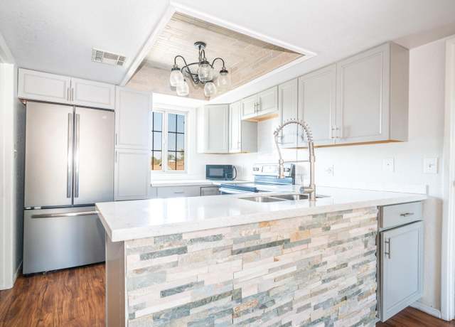 Property at 2020 W Union Hills Dr #246, Phoenix, AZ 85027, 2 beds, 2 baths