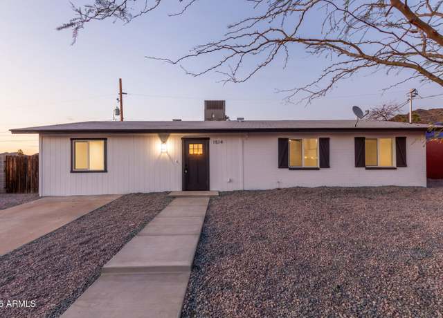 Property at 1514 E Turquoise Ave, Phoenix, AZ 85020, 4 beds, 2 baths