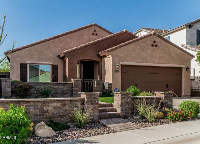 Property at 1322 W Spur Dr, Phoenix, AZ 85085, 3 beds, 2 baths