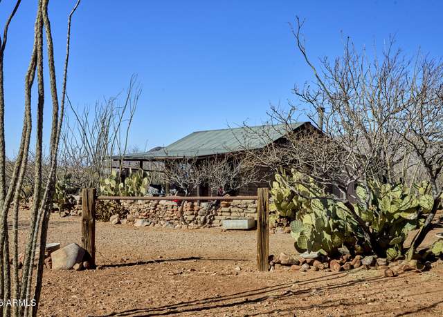 Property at 2950 E Vigilante Rd, Tombstone, AZ 85638, 1 bed, 1 bath