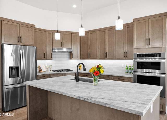 Property at 553 W Cavalry Rd, New River, AZ 85087, 4 beds, 2.5 baths