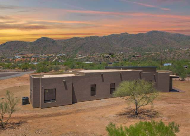 Property at 553 W Cavalry Rd, New River, AZ 85087, 4 beds, 2.5 baths