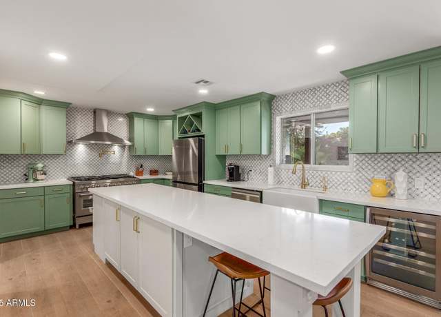 Property at 2402 E Cinnabar Ave, Phoenix, AZ 85028, 4 beds, 2.5 baths