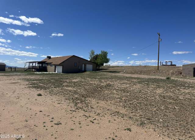 Property at 3125 W Big Chino Rd, Paulden, AZ 86334, 3 beds, 2 baths