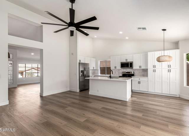 Property at 15226 S 14th Dr, Phoenix, AZ 85045, 4 beds, 2 baths