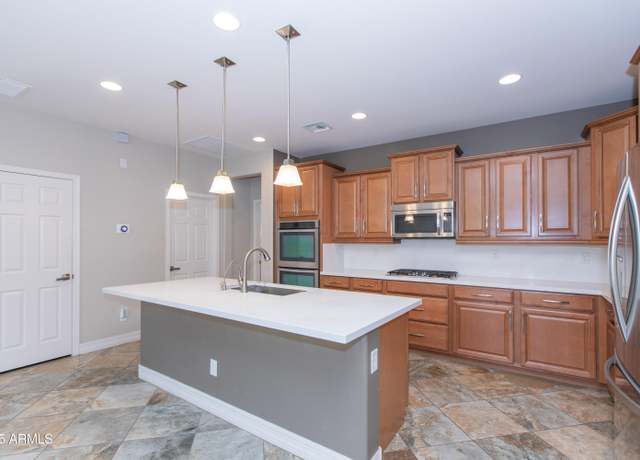 Property at 2315 W Magdalena Ln, Phoenix, AZ 85041, 3 beds, 2 baths