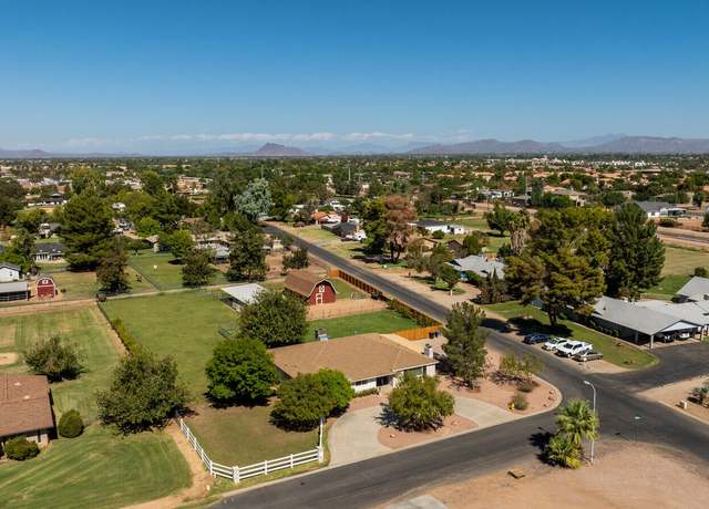 Property at 966 E Desert Ln, Gilbert, AZ 85234, 4 beds, 3 baths