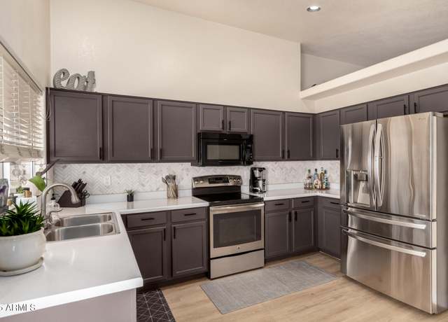 Property at 8673 W Palm Ln, Phoenix, AZ 85037, 3 beds, 2 baths