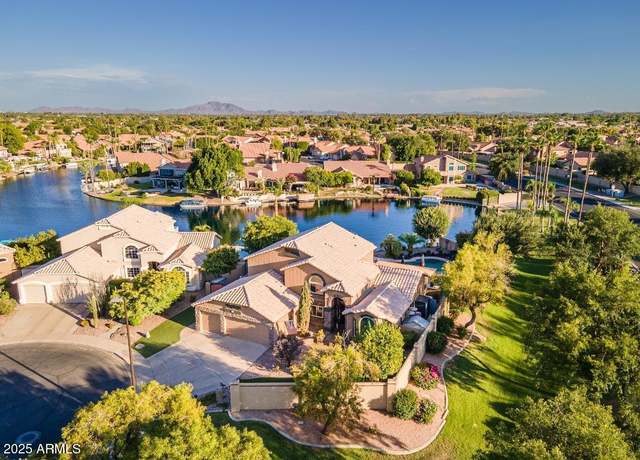 Property at 936 S Paradise Dr, Gilbert, AZ 85233, 5 beds, 3 baths