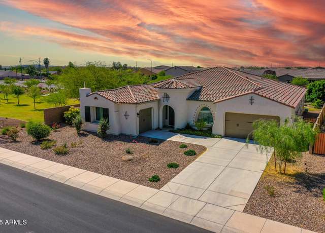 Property at 9157 W Country Club Trl, Peoria, AZ 85383, 4 beds, 3 baths