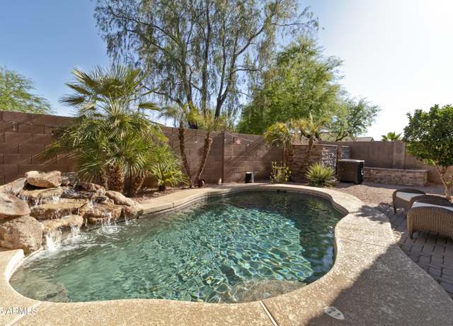 Property at 321 W Dexter Way, San Tan Valley, AZ 85143, 4 beds, 3 baths