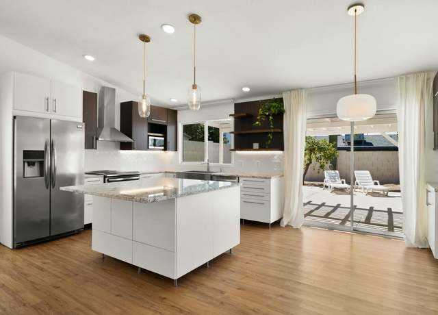 Property at 6833 E Grandview Dr, Scottsdale, AZ 85254, 4 beds, 2 baths