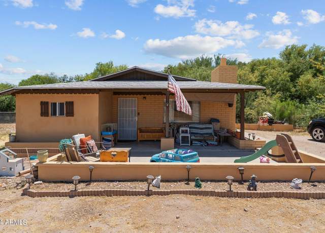 Property at 331 W Center St, Wickenburg, AZ 85390, 3 beds, 2 baths