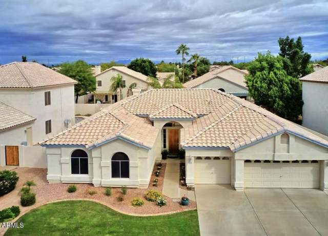Property at 854 W Mesquite St, Gilbert, AZ 85233, 4 beds, 2.5 baths