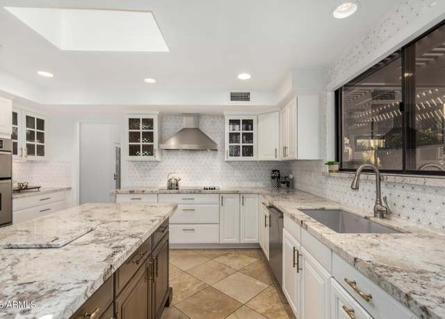 Property at 2737 E Arizona Biltmore Cir #4, Phoenix, AZ 85016, 3 beds, 3 baths