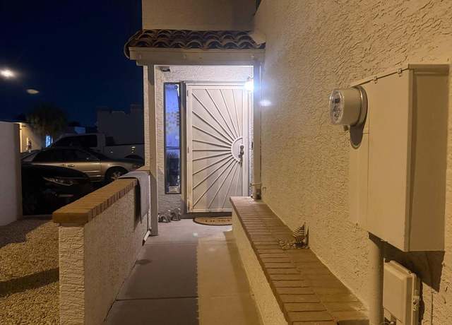 Property at 9060 N 47th Ln, Glendale, AZ 85302, 3 beds, 2.5 baths