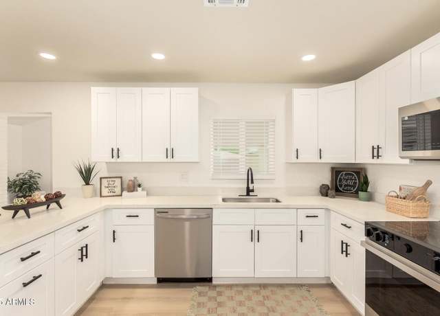 Property at 2735 W Isabella Ave, Mesa, AZ 85202, 3 beds, 2 baths