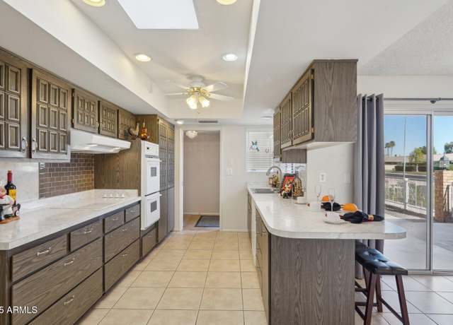 Property at 11113 W Cameo Dr, Sun City, AZ 85351, 2 beds, 2 baths