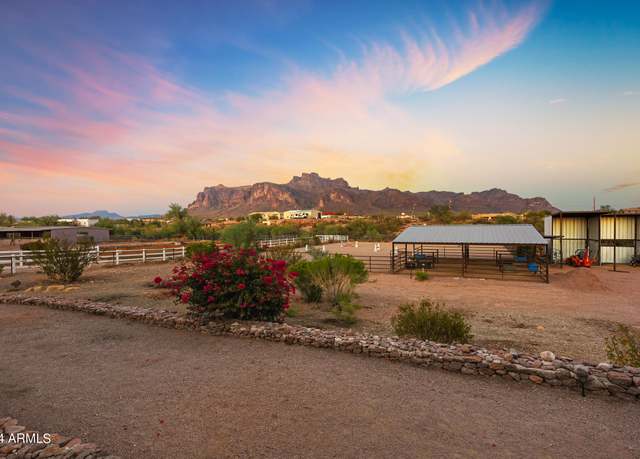 Property at 77 S Arroya Rd, Apache Junction, AZ 85119, 3 beds, 2.5 baths