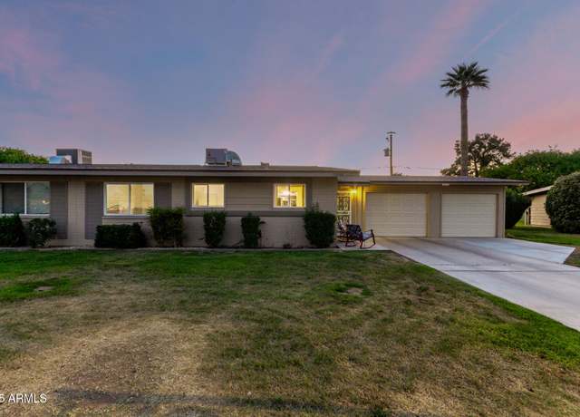 Property at 11048 N Coggins Dr, Sun City, AZ 85351, 2 beds, 2 baths