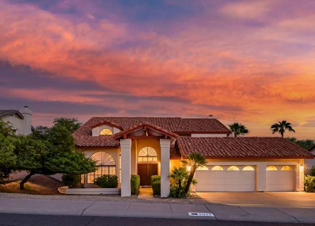 Property at 1023 E Forest Hills Dr, Phoenix, AZ 85022, 4 beds, 3 baths