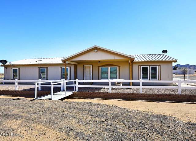 Property at 53368 W Bowlin Rd, Maricopa, AZ 85139, 3 beds, 2 baths