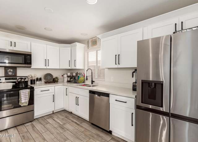 Property at 11221 W Devonshire Ave, Phoenix, AZ 85037, 2 beds, 2 baths
