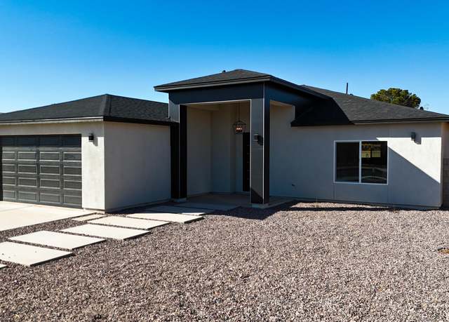 Property at 2016 E 13th St, Douglas, AZ 85607, 3 beds, 2 baths