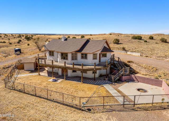 Property at 800 S Arena Estates Dr, Taylor, AZ 85939, 3 beds, 3.5 baths