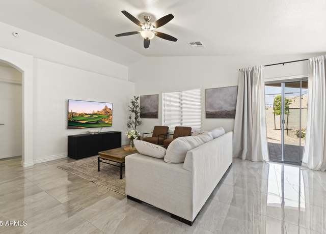 Property at 652 S Bahama Dr, Gilbert, AZ 85296, 3 beds, 2 baths