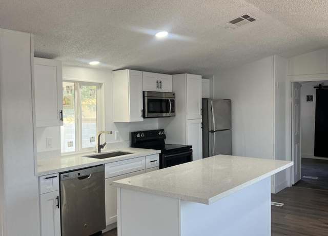 Property at 555 W Warner Rd #85, Chandler, AZ 85225, 3 beds, 2 baths