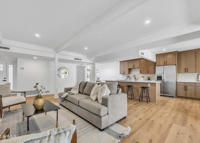 Property at 6233 E Pinchot Ave, Scottsdale, AZ 85251, 2 beds, 1.75 baths
