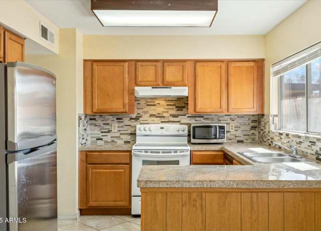 Property at 931 W Hermosa Dr, Tempe, AZ 85282, 3 beds, 2 baths