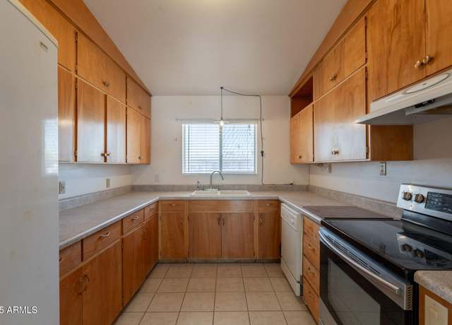 Property at 1129 E Laurel Dr, Casa Grande, AZ 85122, 2 beds, 1 bath