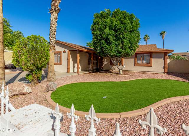 Property at 5649 W Holly St, Phoenix, AZ 85035, 3 beds, 2 baths