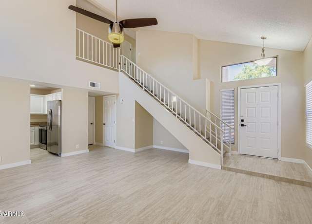 Property at 4055 W Whispering Wind Dr, Glendale, AZ 85310, 3 beds, 2.5 baths