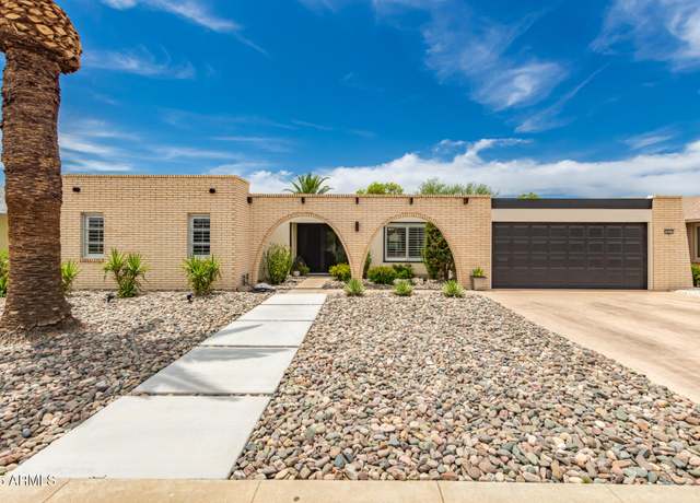 Property at 10313 W Brookside Dr, Sun City, AZ 85351, 2 beds, 2 baths