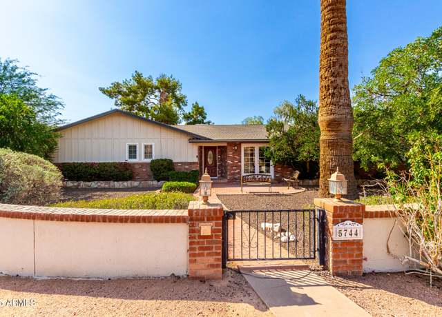 Property at 5744 E Oak St, Scottsdale, AZ 85257, 3 beds, 2.5 baths