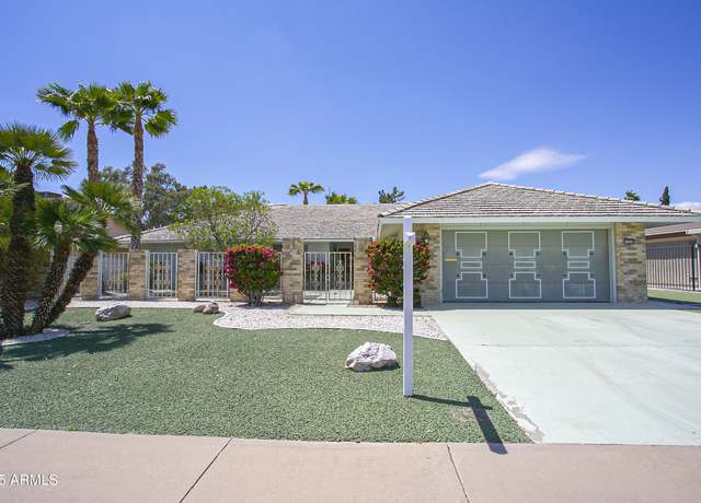 Property at 17430 N Country Club Dr, Sun City, AZ 85373, 2 beds, 1.75 baths