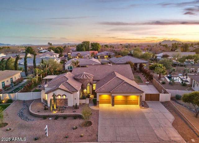 Property at 815 E County Down Dr, Chandler, AZ 85249, 5 beds, 4.5 baths