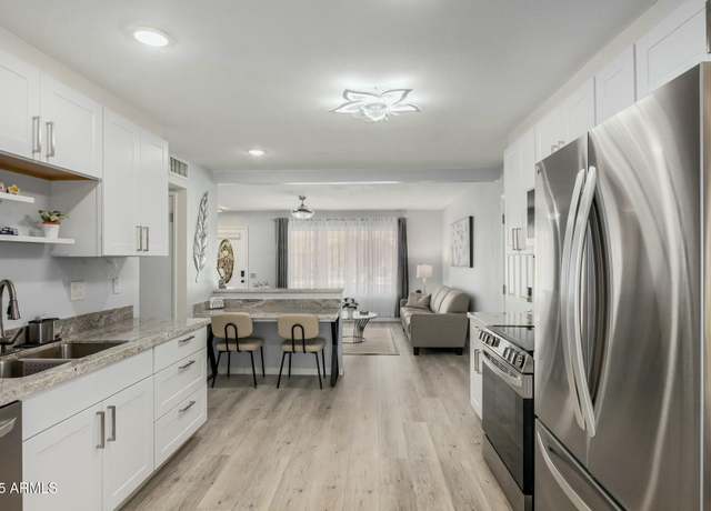 Property at 9918 W Willow Creek Cir, Sun City, AZ 85373, 2 beds, 1 bath