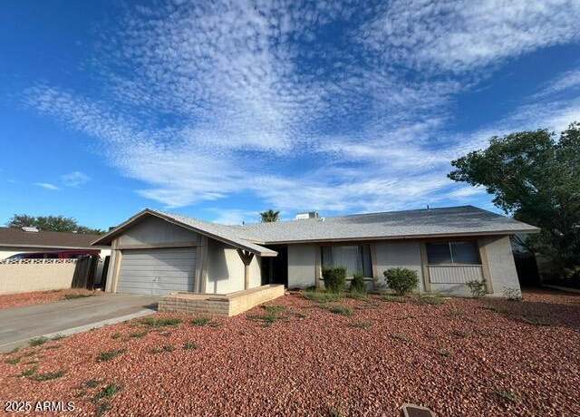 Property at 5117 W Crocus Dr, Glendale, AZ 85306, 3 beds, 2 baths