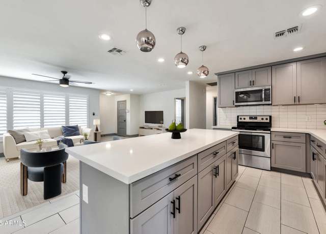 Property at 6805 N 12th St, Phoenix, AZ 85014, 3 beds, 2 baths