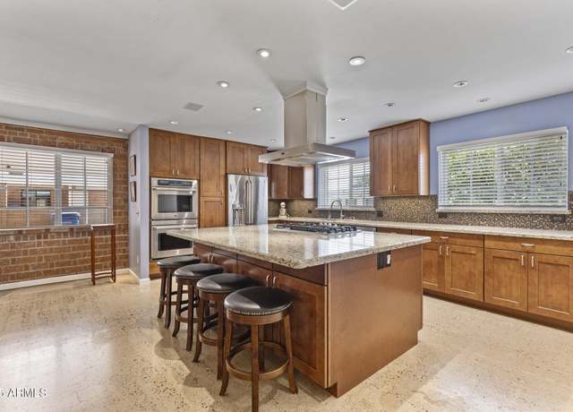 Property at 3002 E Montecito Ave, Phoenix, AZ 85016, 3 beds, 2 baths