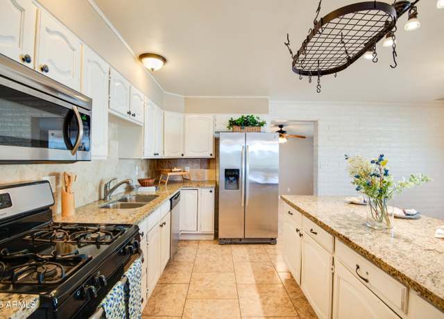 Property at 4175 N Roble Cir, Eloy, AZ 85131, 3 beds, 2 baths